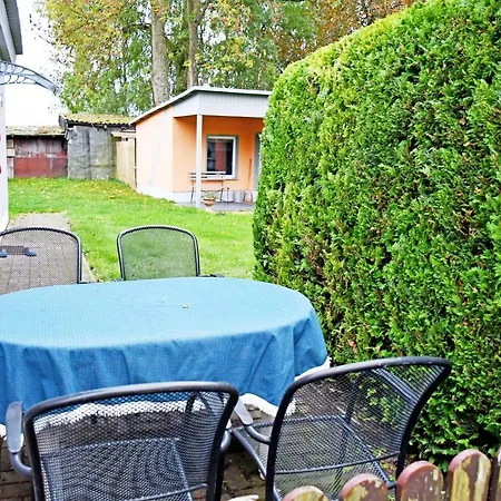 Ferienhaus mit Terrasse im Grünen Apartment Bergen Auf Rugen