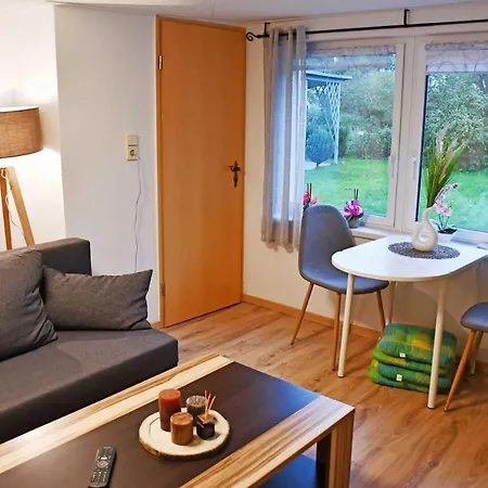 Ferienhaus mit Terrasse im Grünen